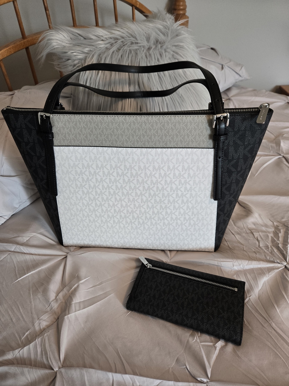 Michael Kors Two-Tone Logo Tote in Black and Cream - Picture 2 of 5